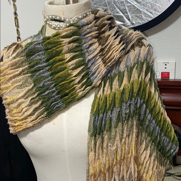 Scarf/wrap - Picture 2 of 3